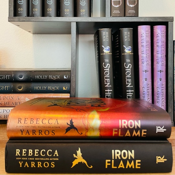 IRON FLAME - First Edition by Rebecca Yarros - Picture 6 of 6